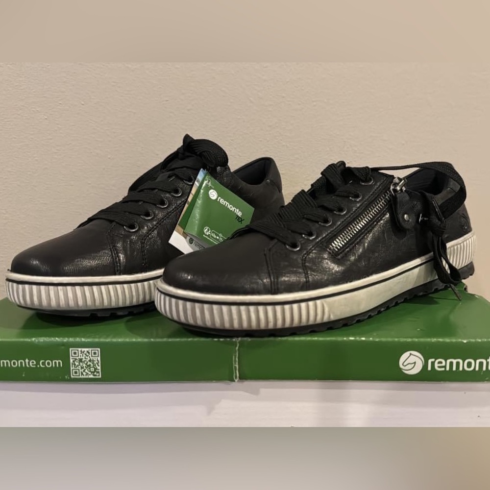 Remonte TEX by Rieker leather sneakers women’s SIZE 8